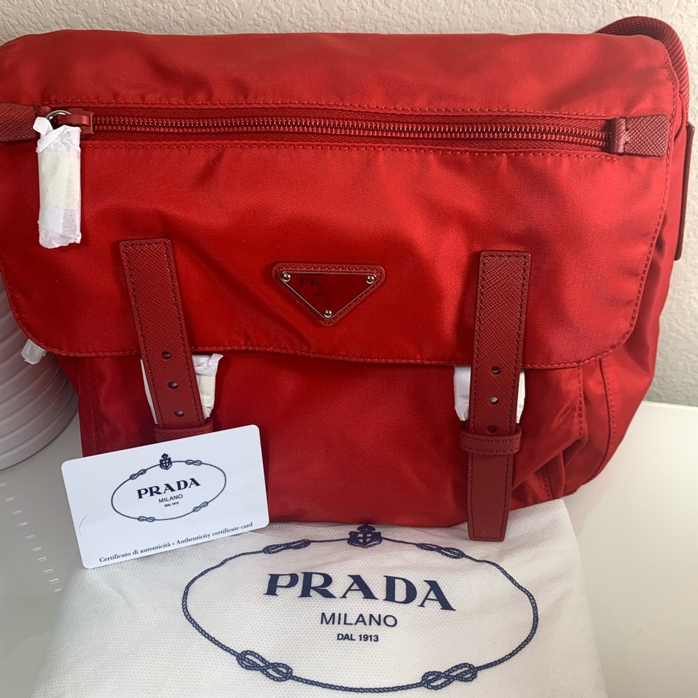 🌺 Prada Pattina Red Tessuto Messenger Bag